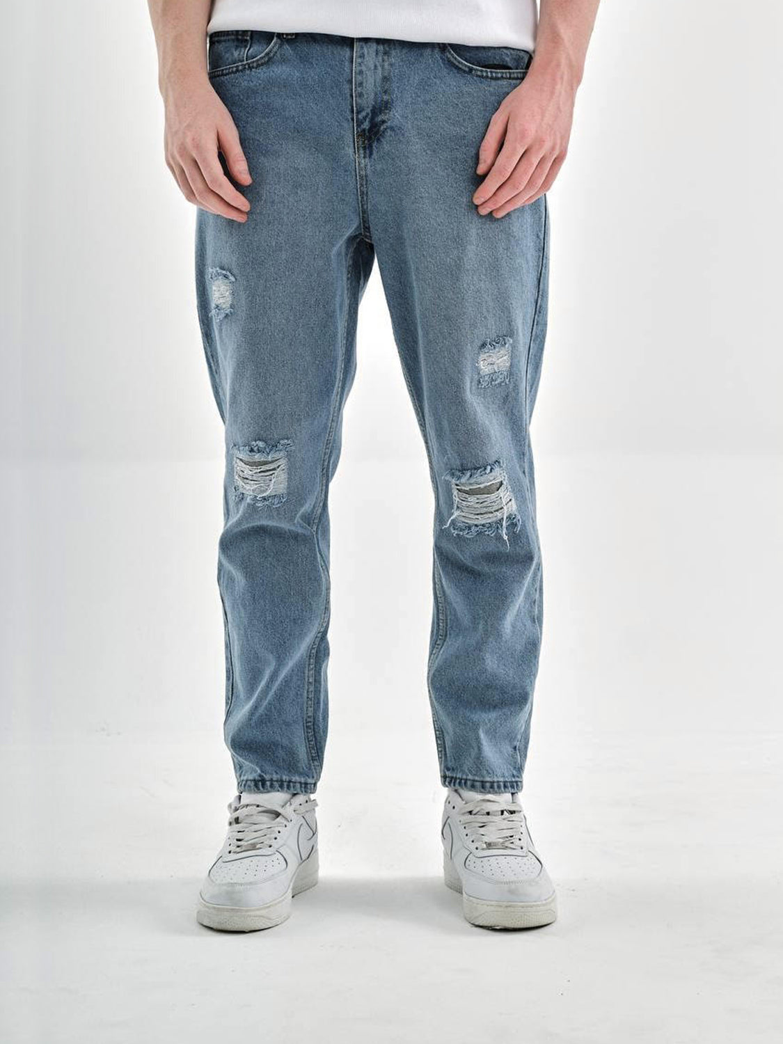 LOOSE LIGHT JEANS CON STRAPPI