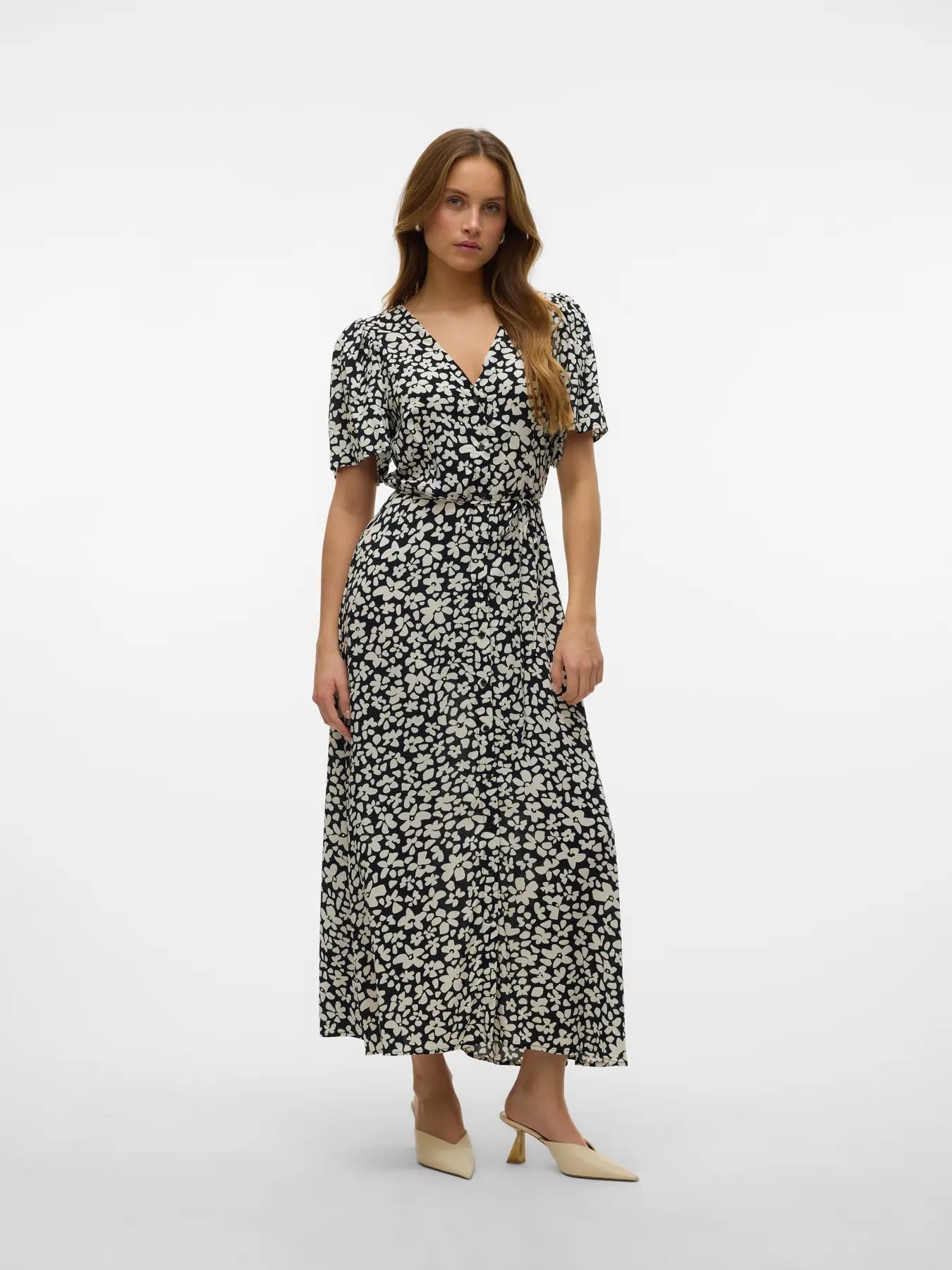 Vero Moda - Vestito lungo monospalla in chiffon con volant e stampa a fiori sfumati Vero Moda - Vestito lungo monospalla in chiffon con volant e stampa a fiori sfumati