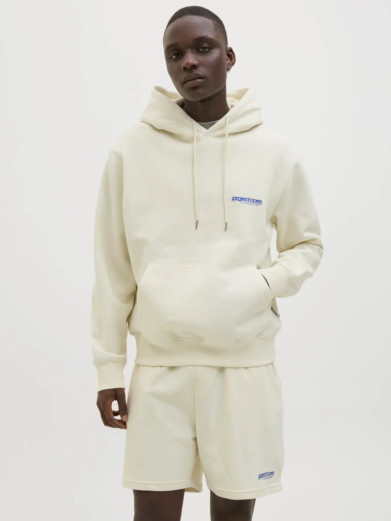 JACK & JONES FELPA CON CAPPUCCIO "PROJECT CORE" - Bianco panna