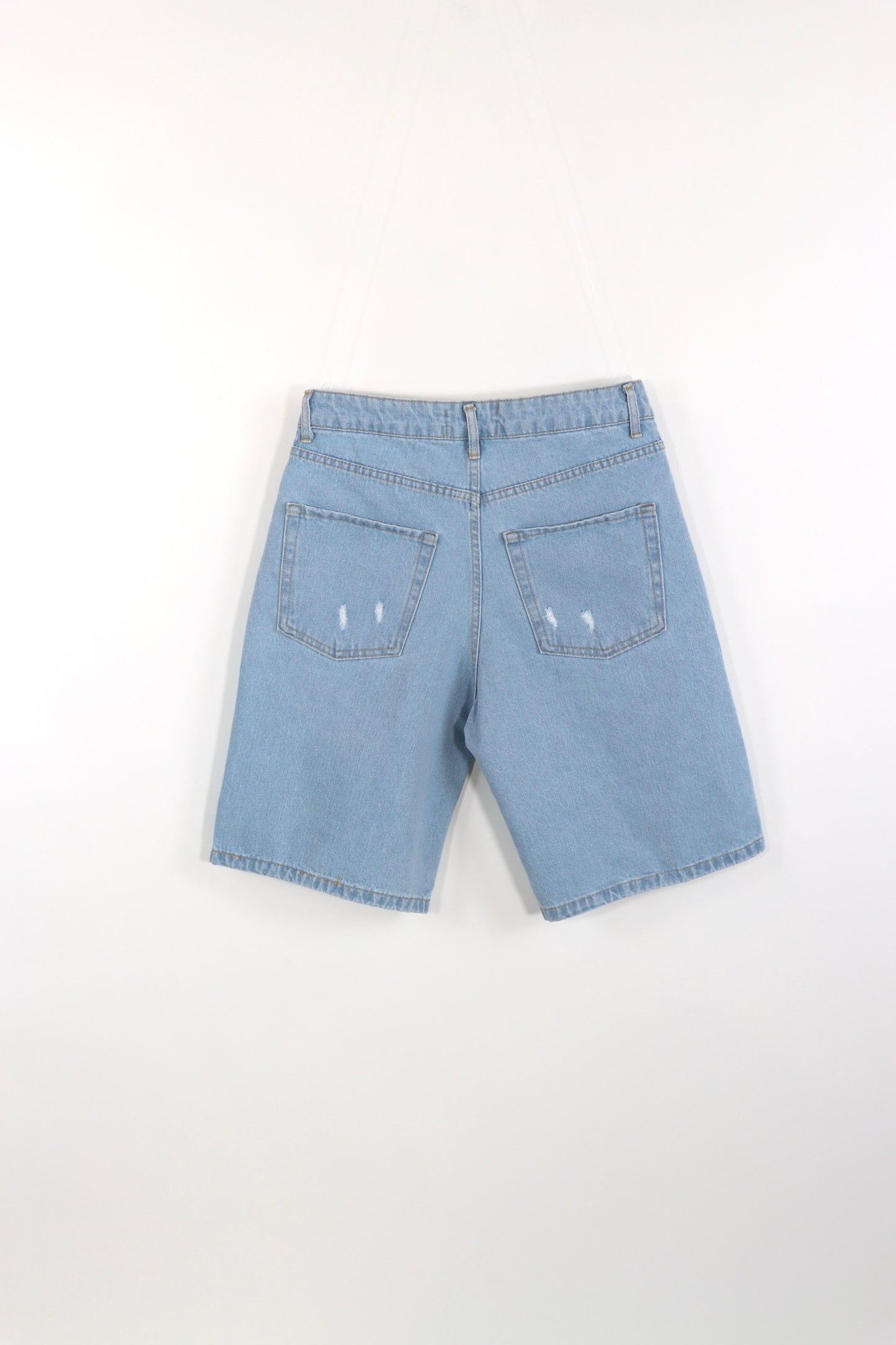 LIGHT JEANS BERMUDA CON STRAPPI - JW