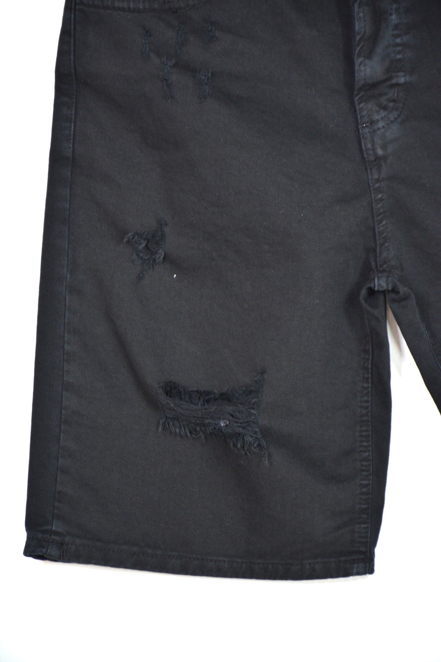 BLACK BERMUDA CON STRAPPI