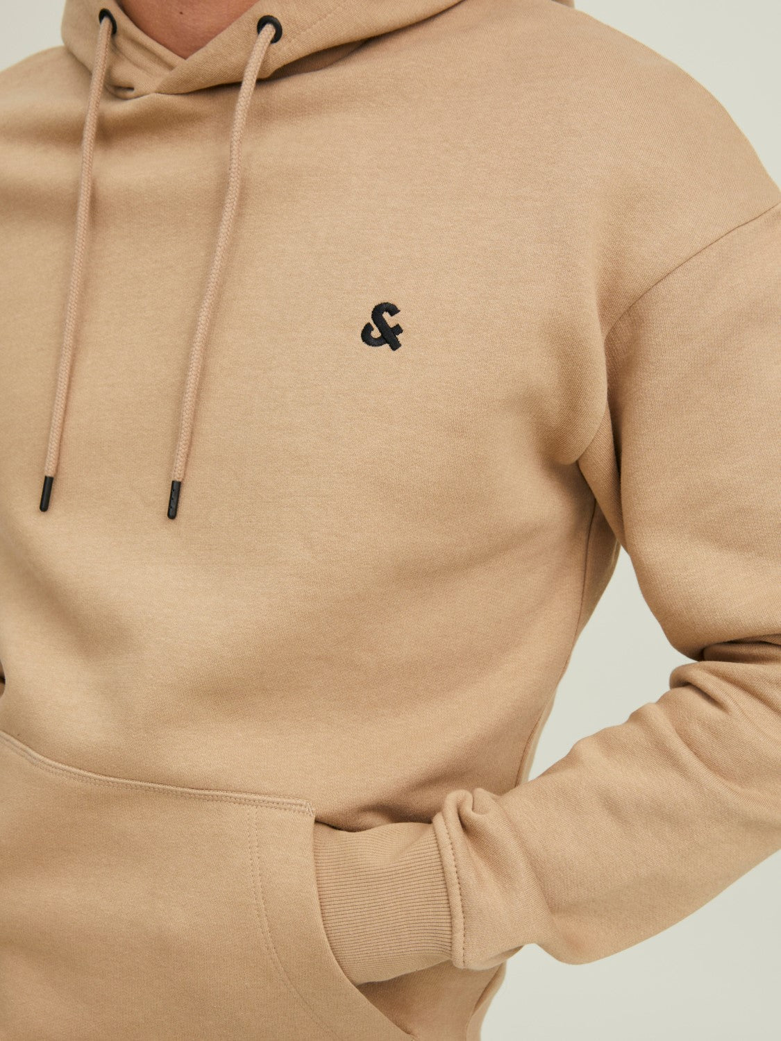 JACK & JONES FELPA CON CAPPUCCIO "ESSENTIALS" - Col. beige