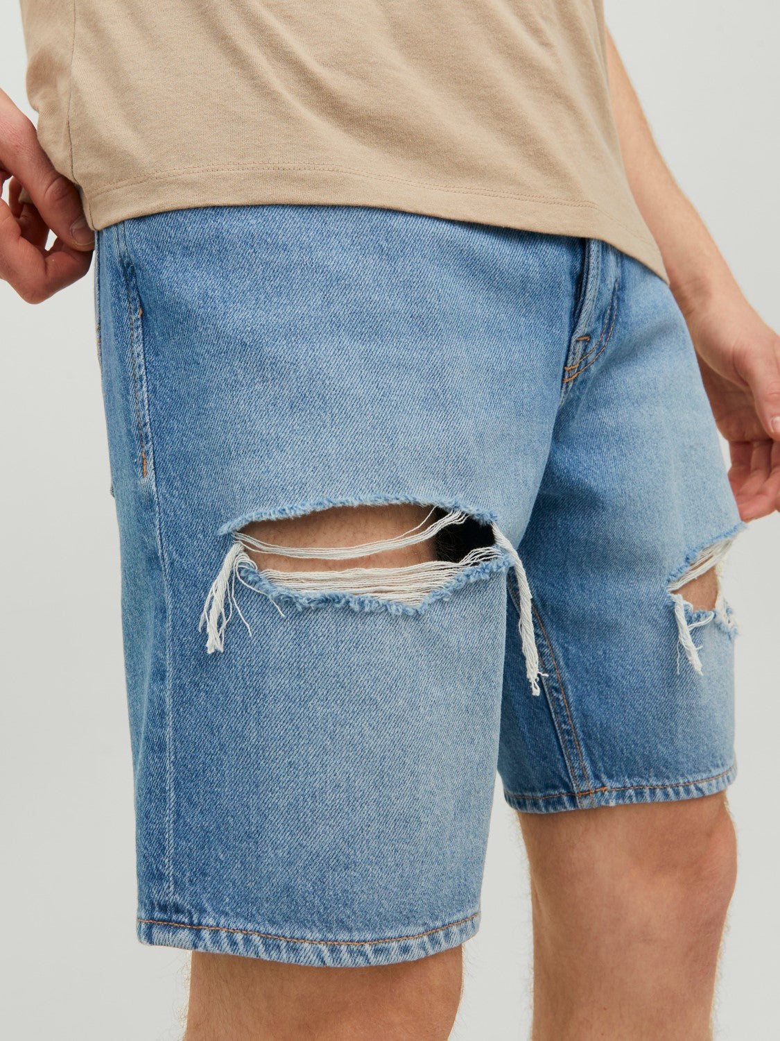 JACK & JONES BERMUDA IN JEANS CON ROTTURE - BLUE DENIM
