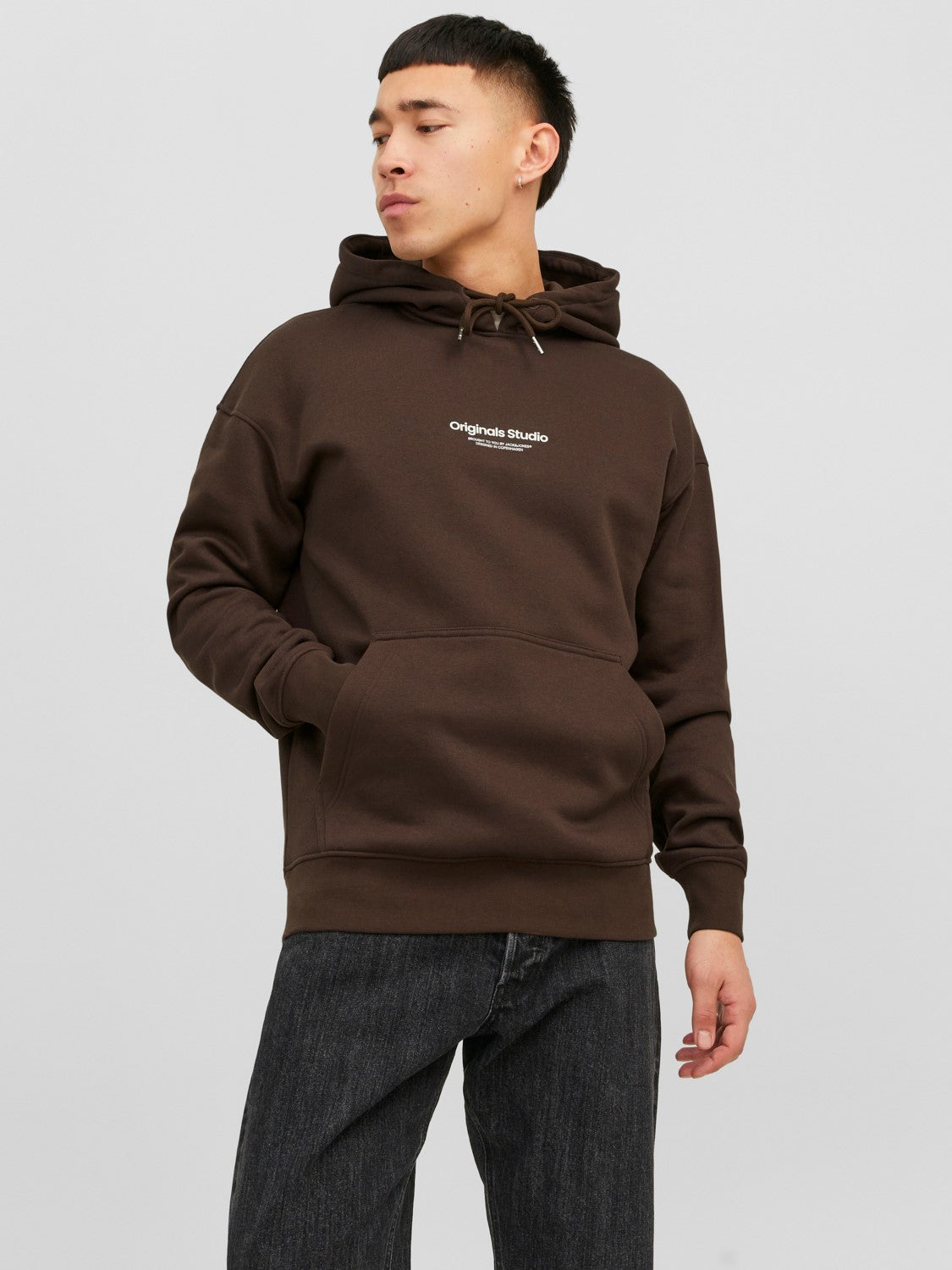 JACK & JONES FELPA CON CAPPUCCIO "ORIGINALS STUDIO" - Col. Marrone
