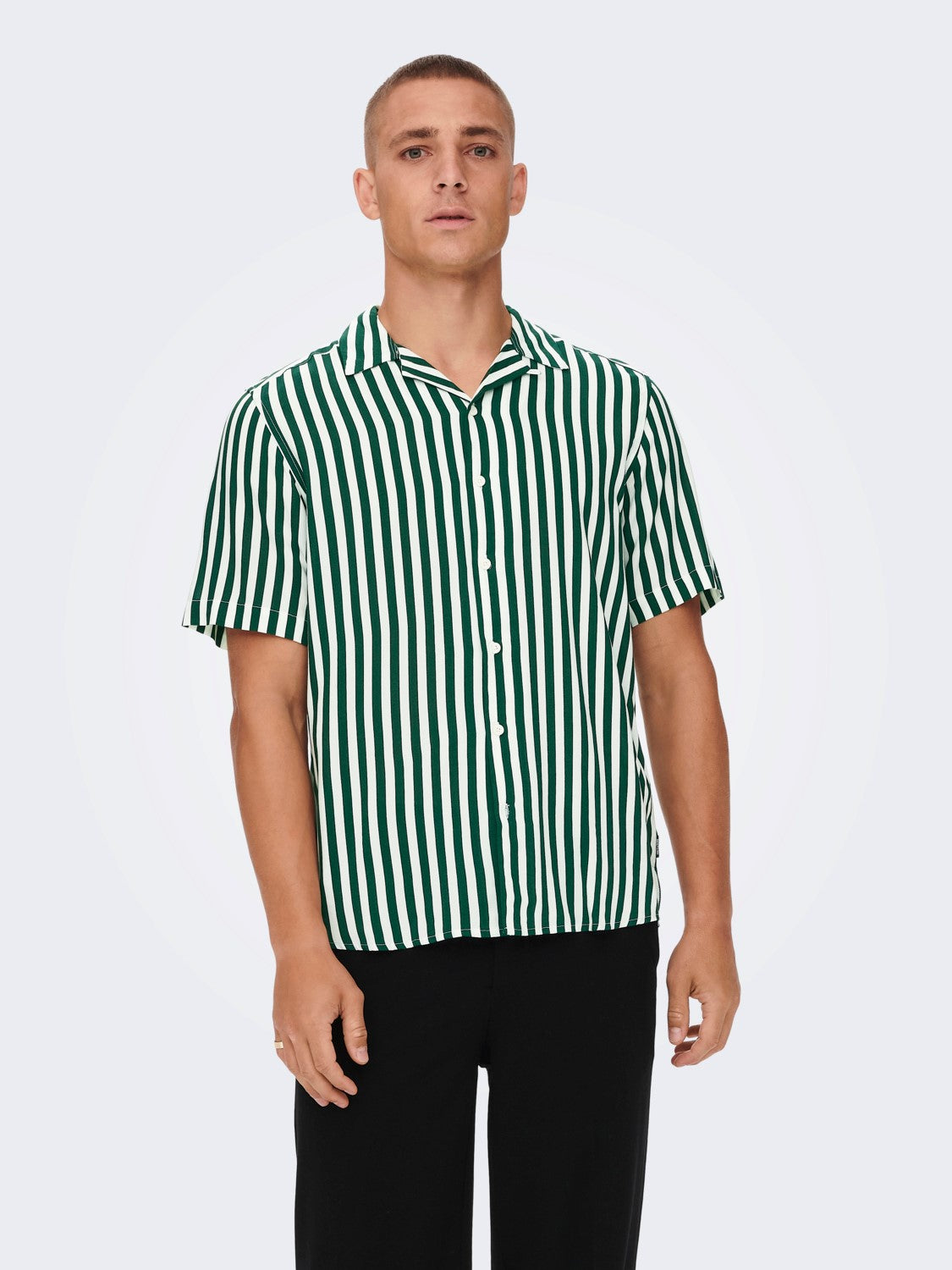 CAMICIA A RIGHE IN VISCOSA A MANICHE CORTE - Verde