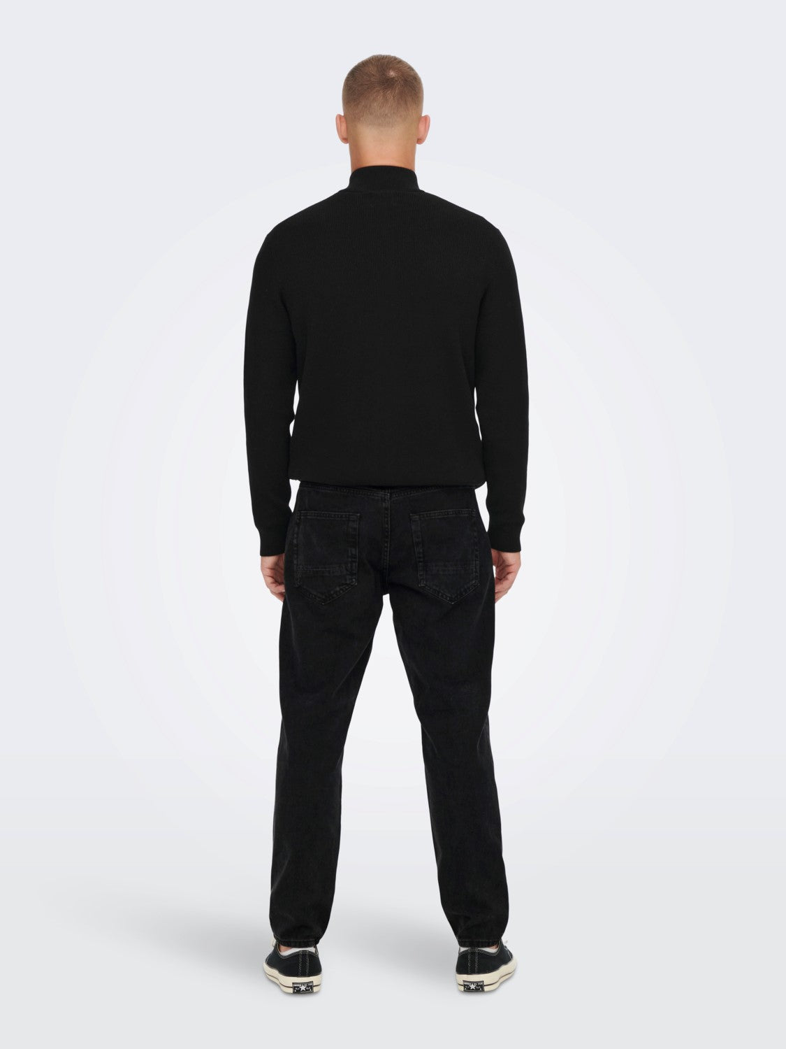 CARROT & CROPPED BLACK JEANS