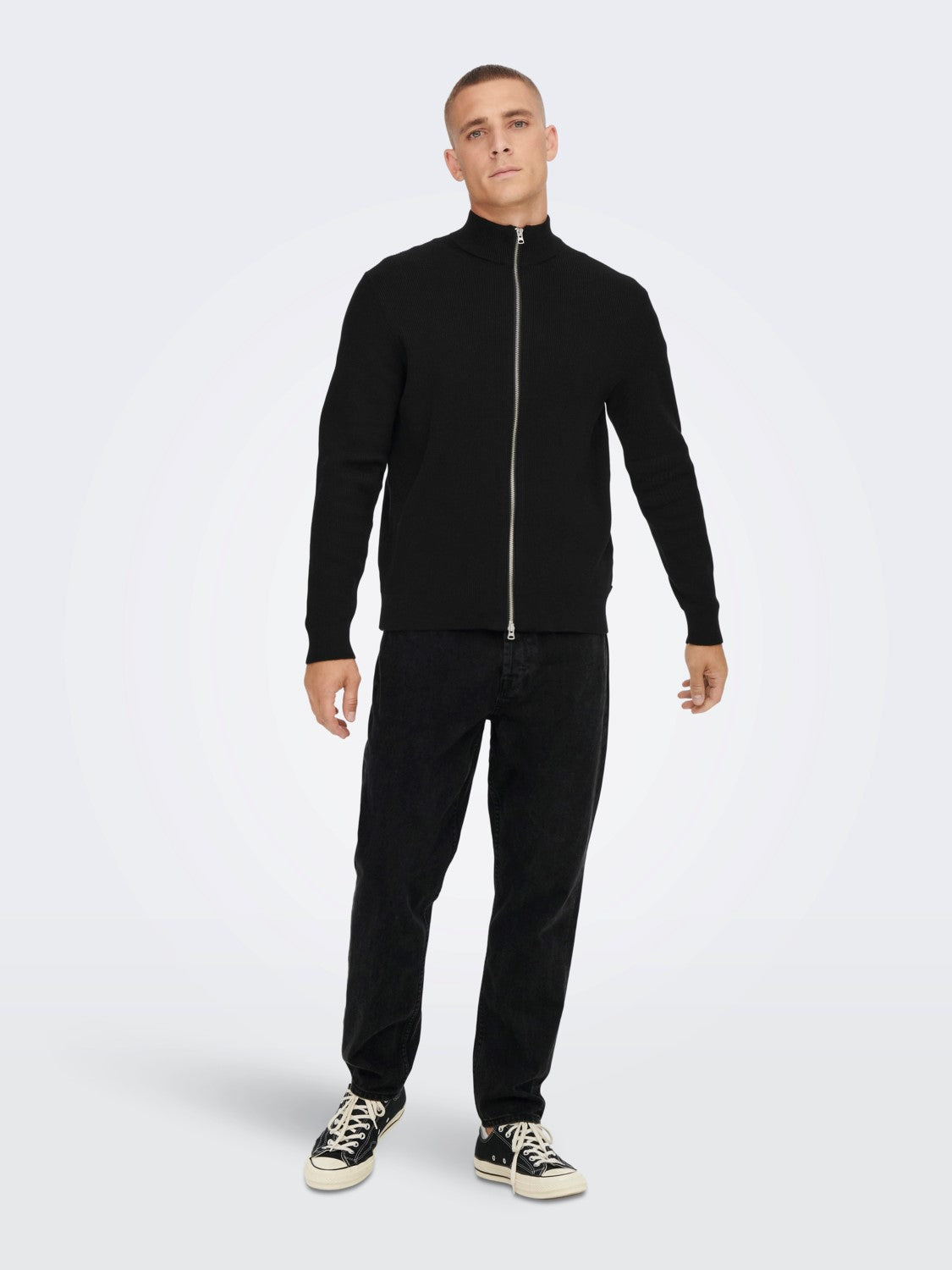 CARROT & CROPPED BLACK JEANS