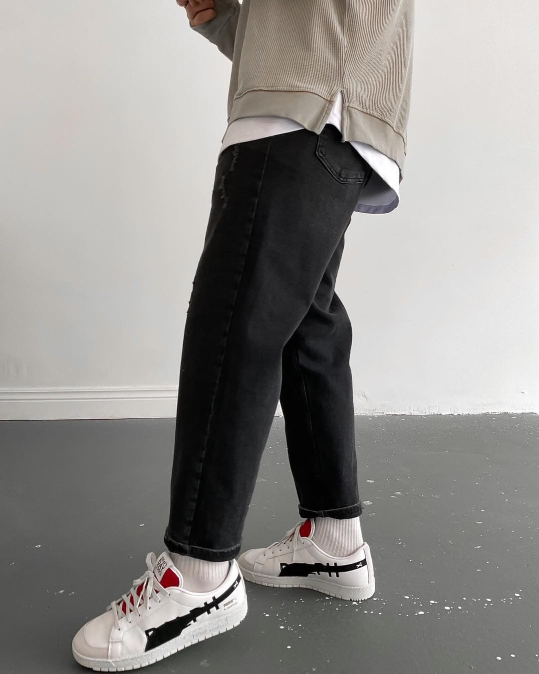 CARROT BLACK JEANS CON PICCOLI STRAPPI