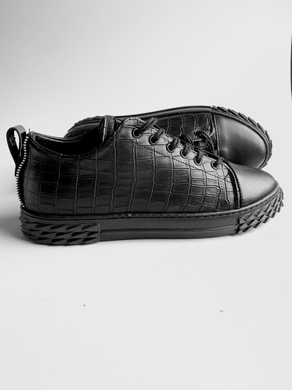 BLACK SNEAKERS EFFETTO PELLE DI COCCODRILLO