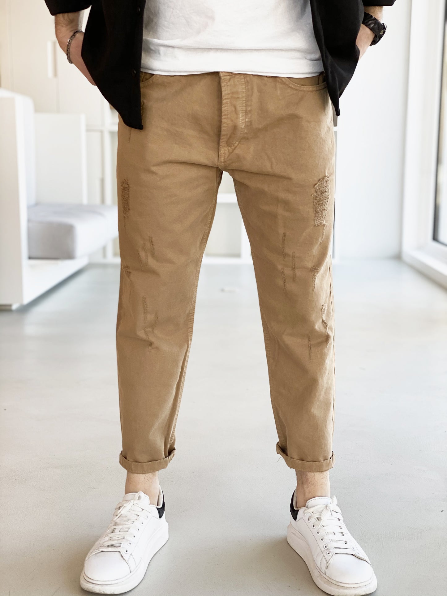 JEANS BEIGE CON ROTTURE