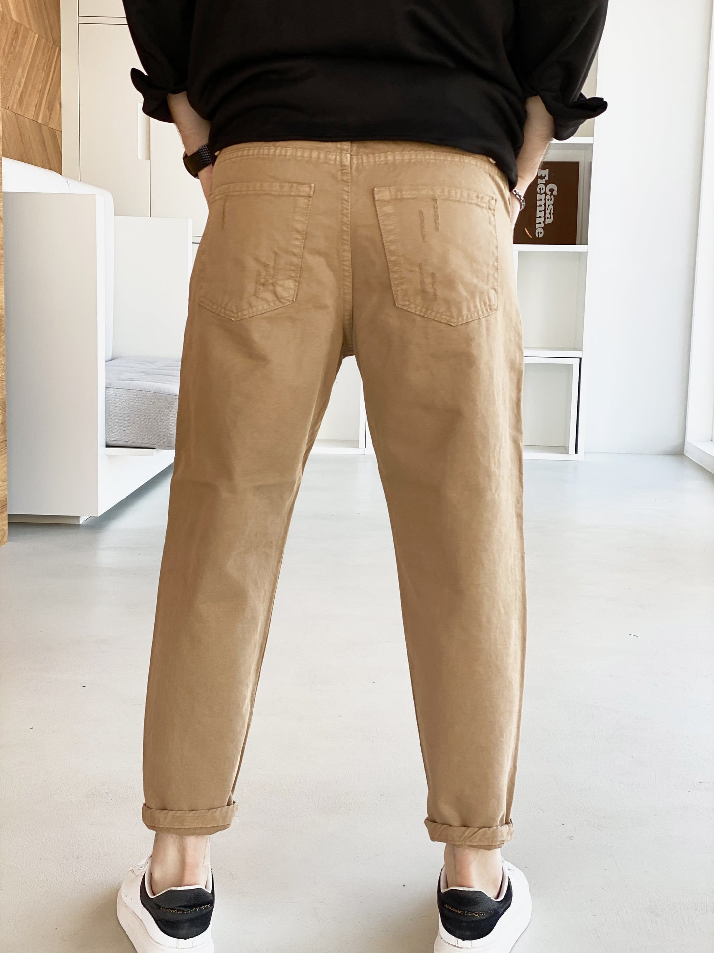 JEANS BEIGE CON ROTTURE