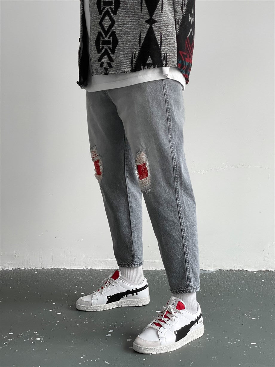 JEANS LOOSE FIT CON DETTAGLIO BANDANA