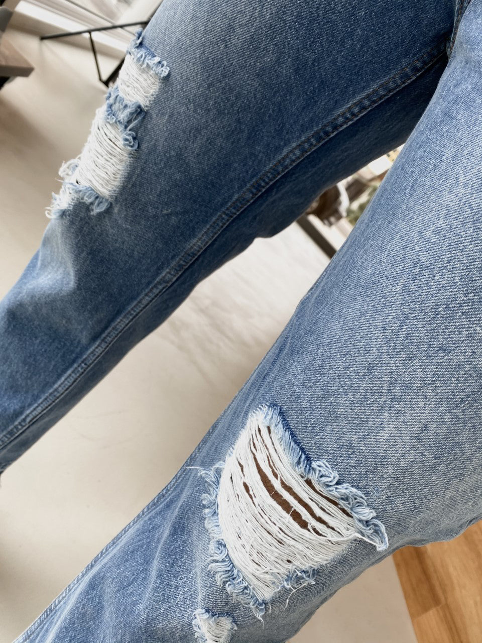 JEANS LOOSE FIT CON ROTTURE COLORE BLUE