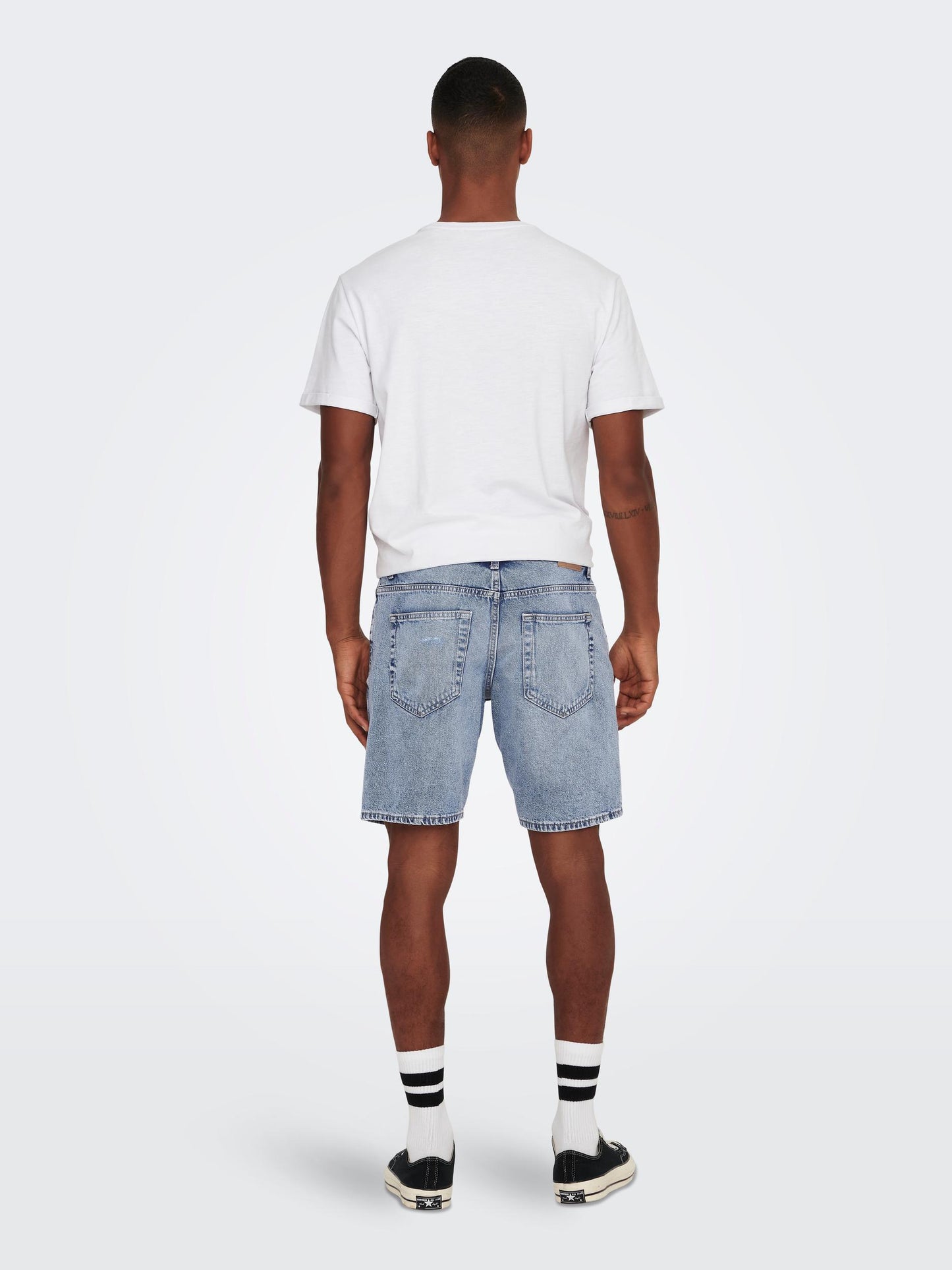 BERMUDA IN JEANS CON ROTTURE - LIGHT BLUE DENIM