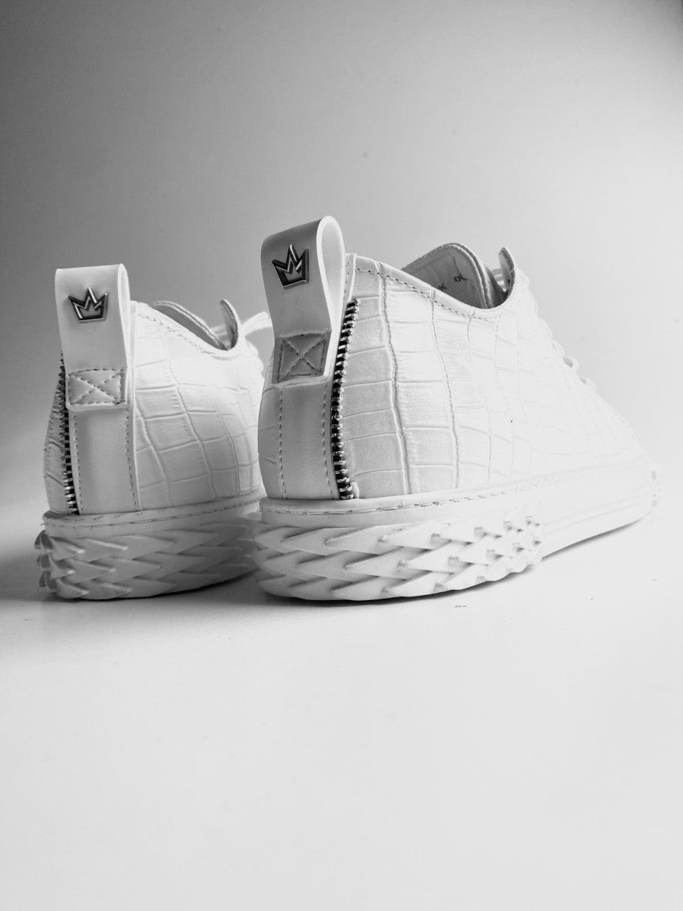 WHITE SNEAKERS EFFETTO PELLE DI COCCODRILLO