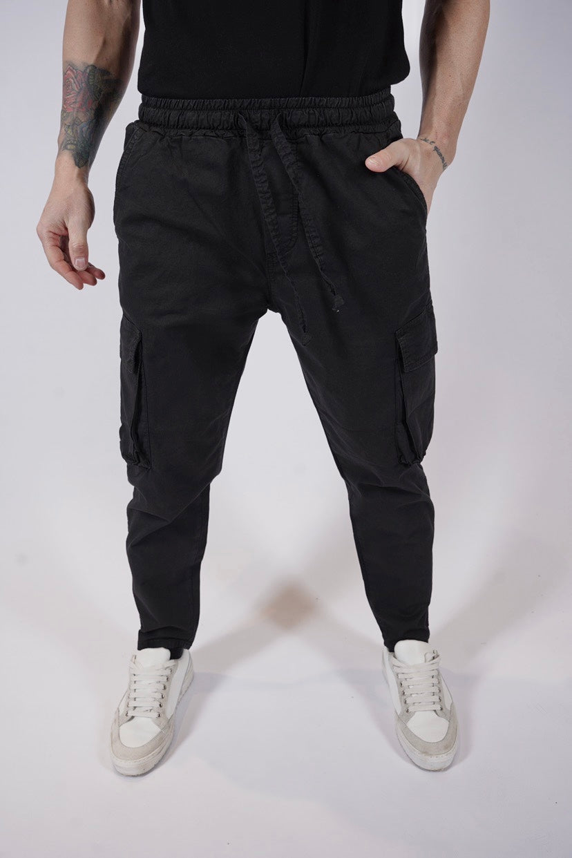 PANTALONE CARGO CON TASCHE LATERALI - Col. nero
