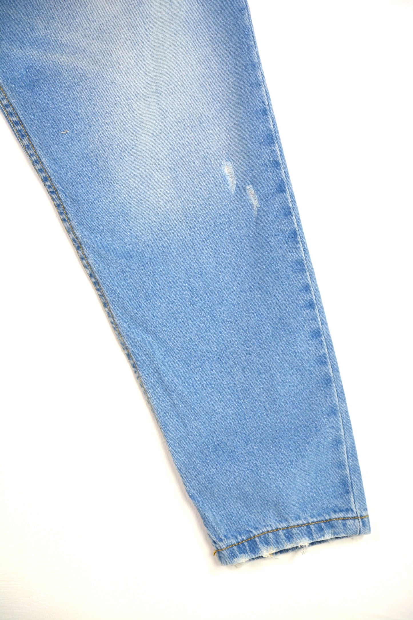 LIGHT LOOSE JEANS CON STRAPPI