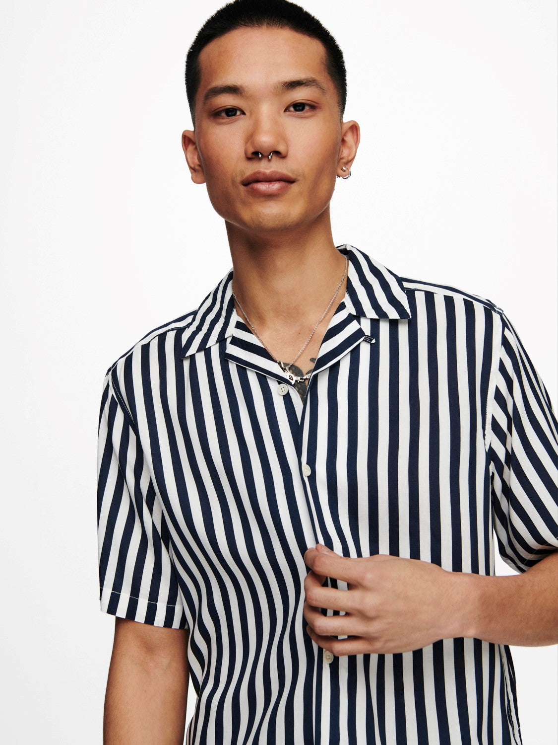 CAMICIA A RIGHE IN VISCOSA A MANICHE CORTE - Blu