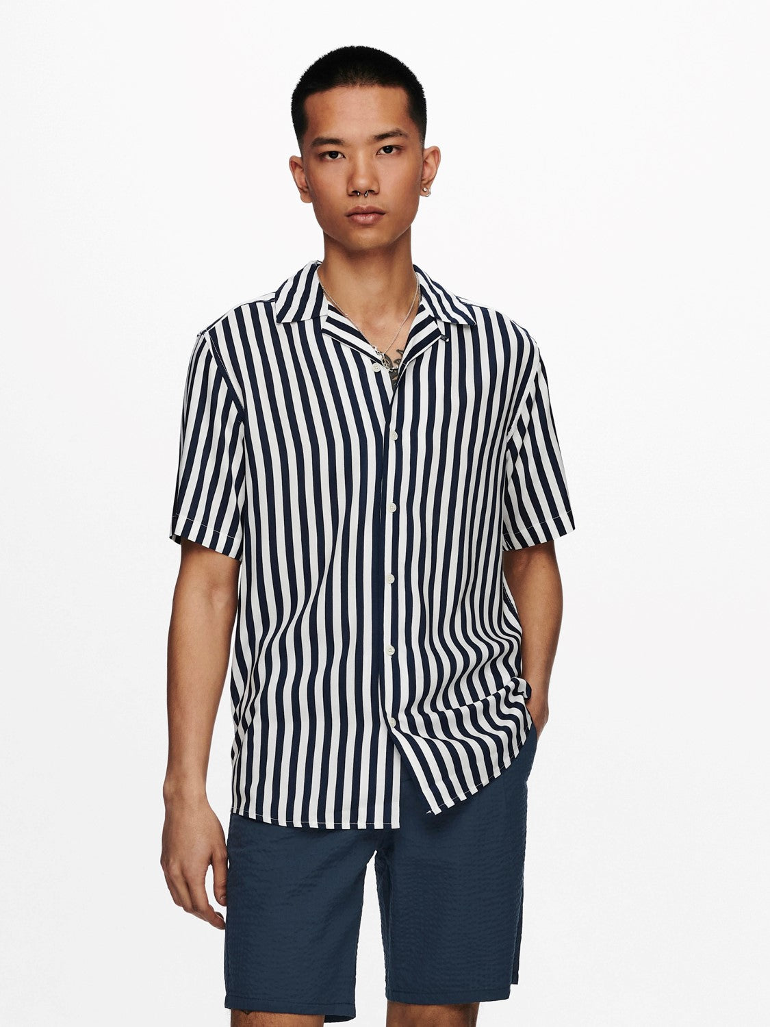 CAMICIA A RIGHE IN VISCOSA A MANICHE CORTE - Blu