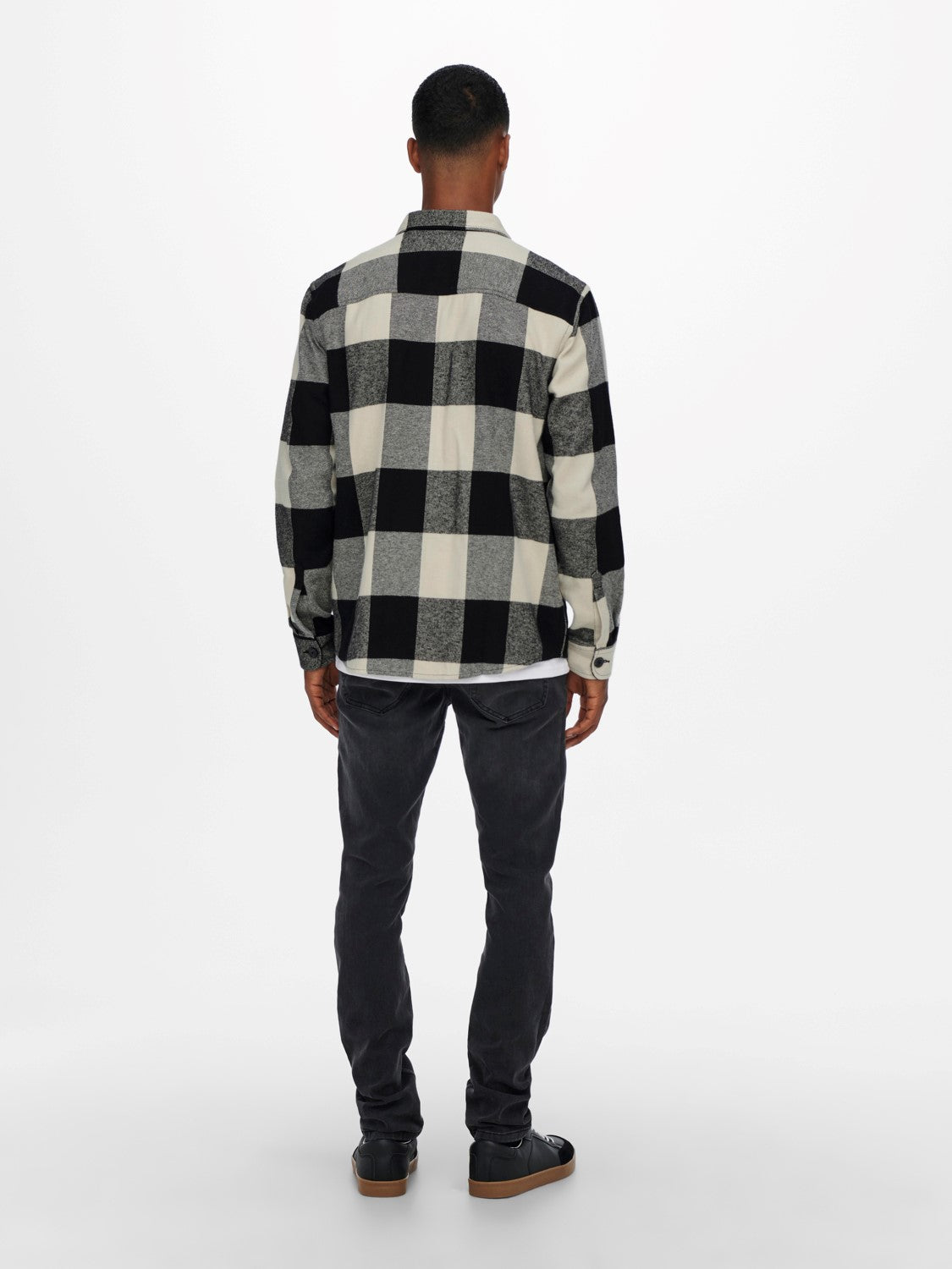 CAMICIA IN FLANELLA A QUADRI CON TASCHE - col. bianco e nero