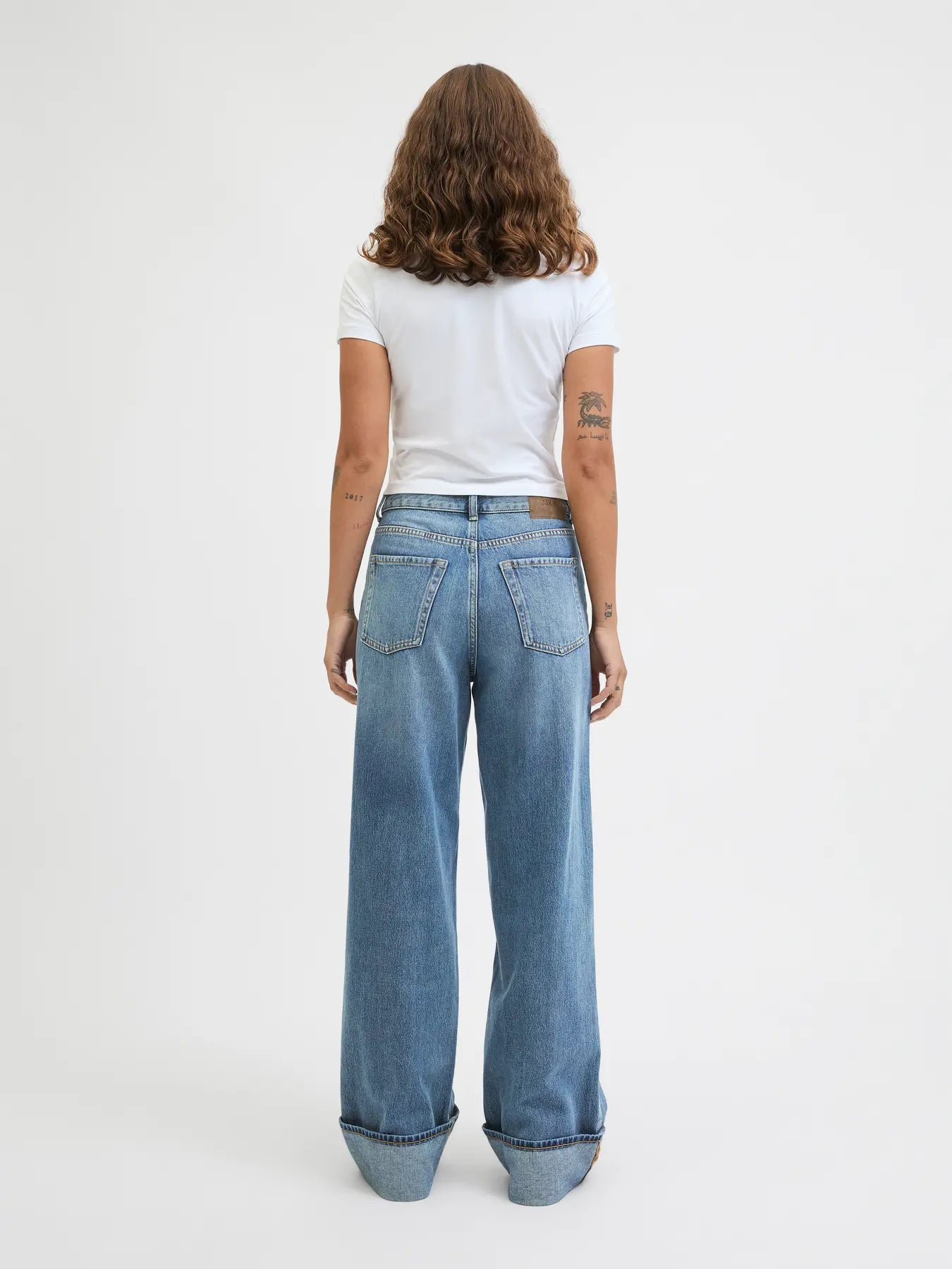 JJXX - Tokyo - Jeans ampio lavaggio blu medio con risvolti