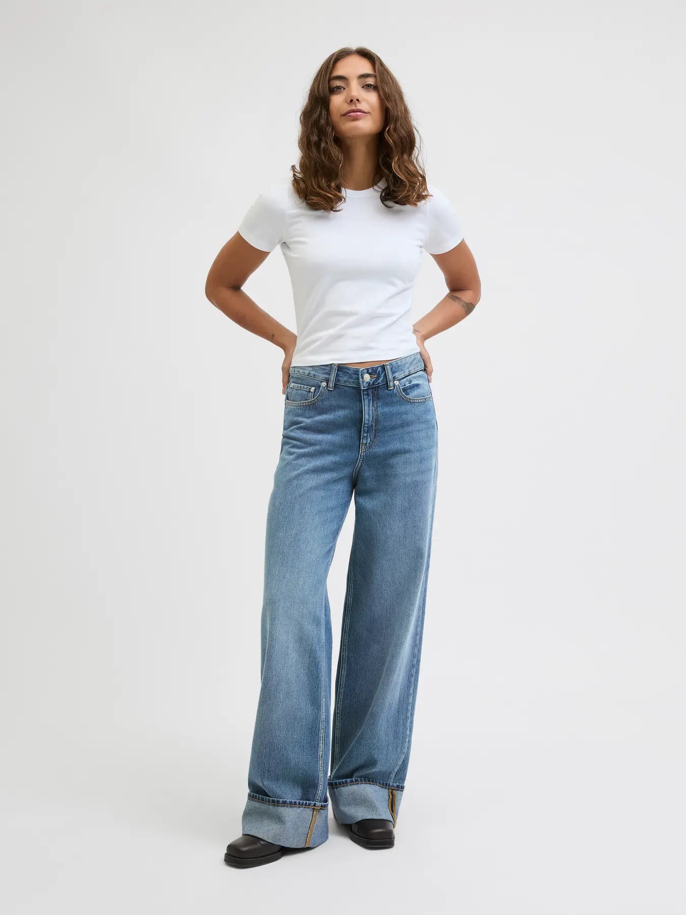 JJXX - Tokyo - Jeans ampio lavaggio blu medio con risvolti