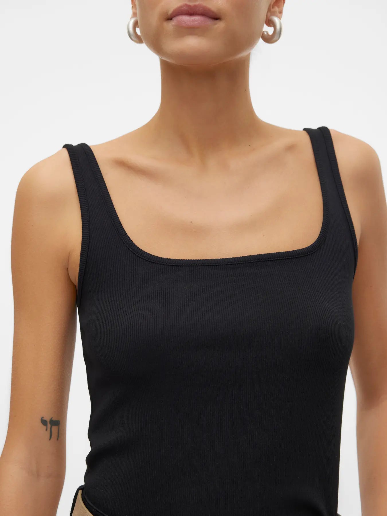 Vero Moda - Canotta CHLOE con scollo squadrato - col. nero