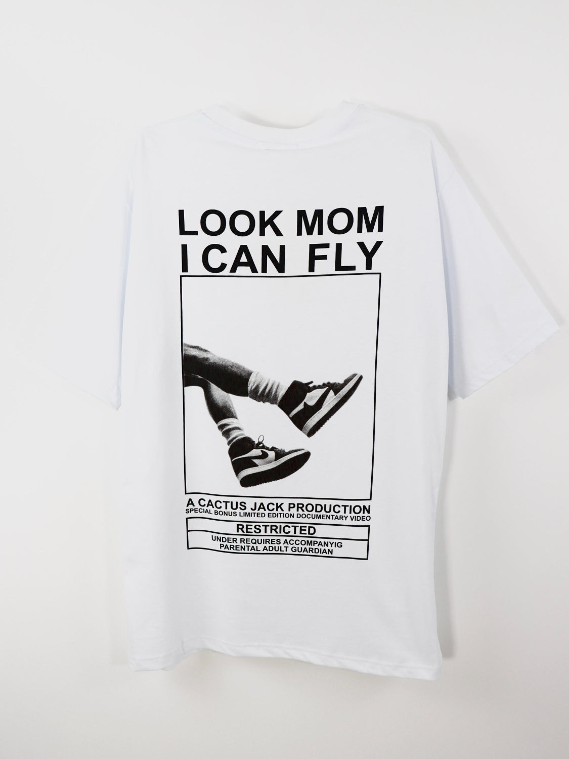 T-SHIRT "LOOK MOM I CAN FLY" - Col. Bianco