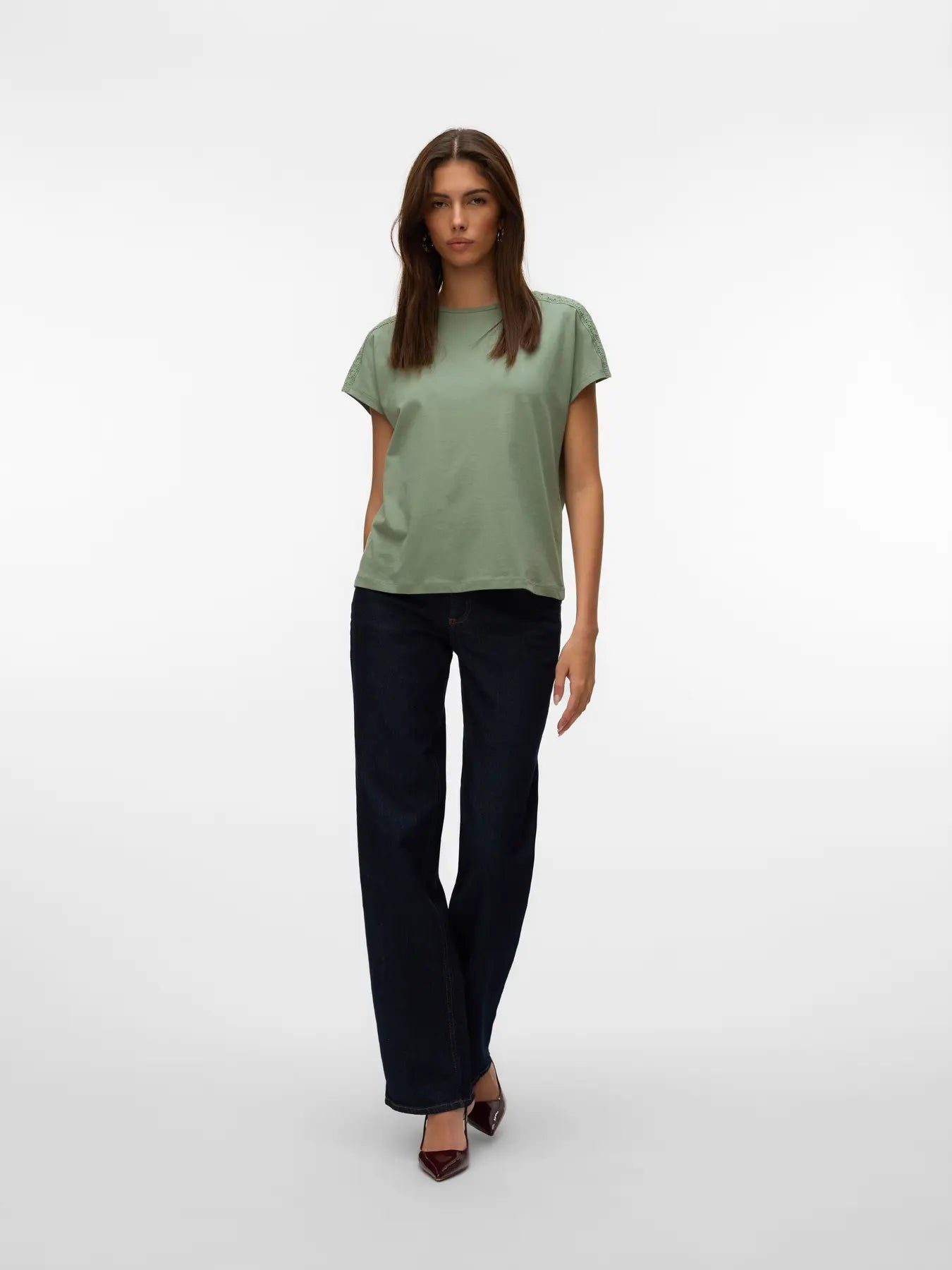 Vero Moda - T-shirt basic con ricamo EMMY - col. verde