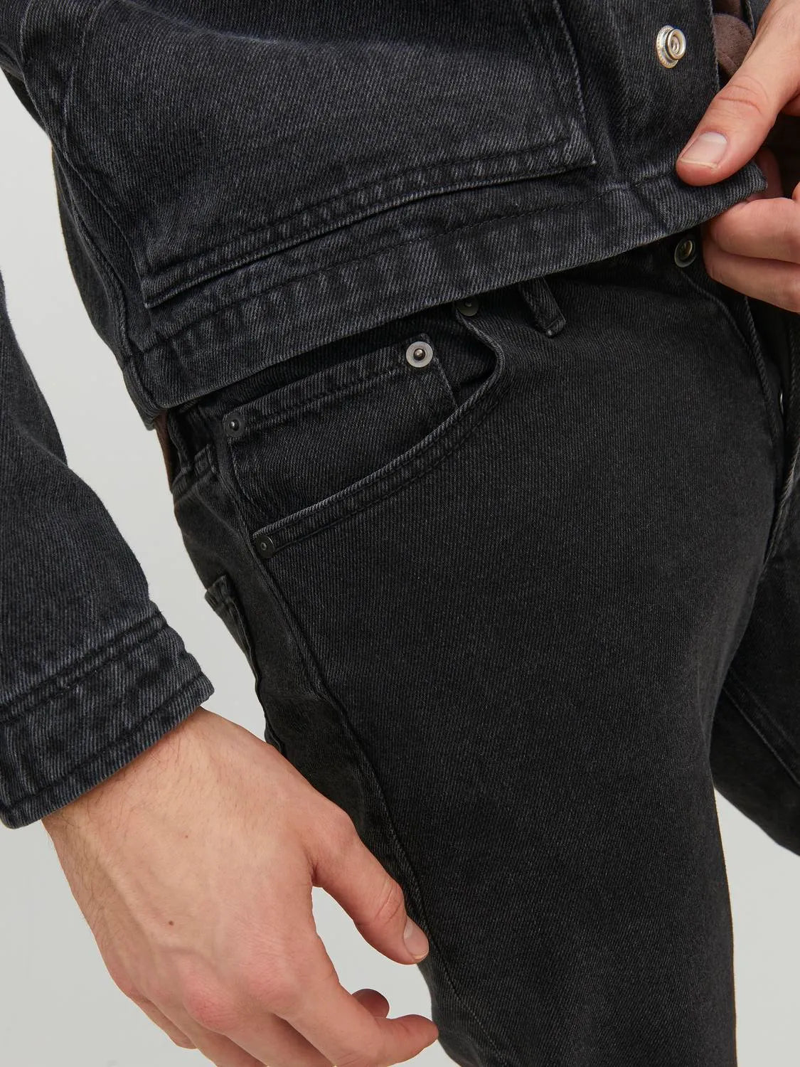 RELAXED FIT BLACK JEANS SENZA STRAPPI