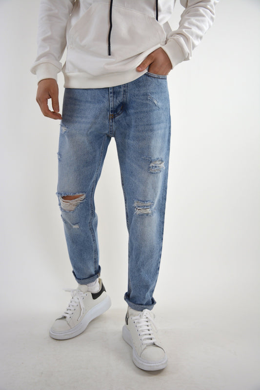 JEANS CARROT FIT CON STRAPPI