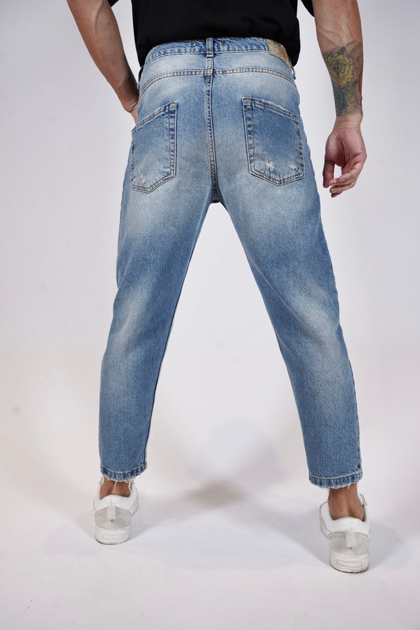 Jeans West con rotture